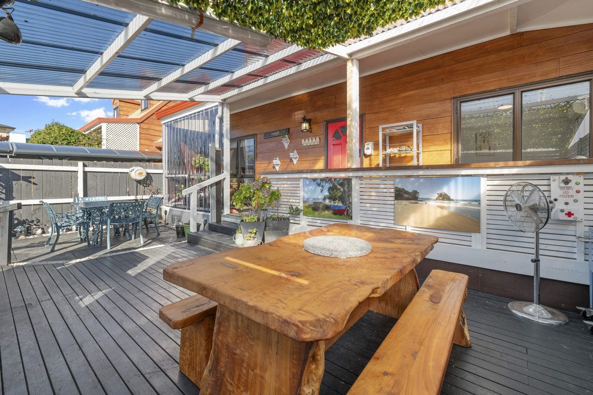 2/8 Leven Lane, Totara Heights, Auckland - Carousel 2