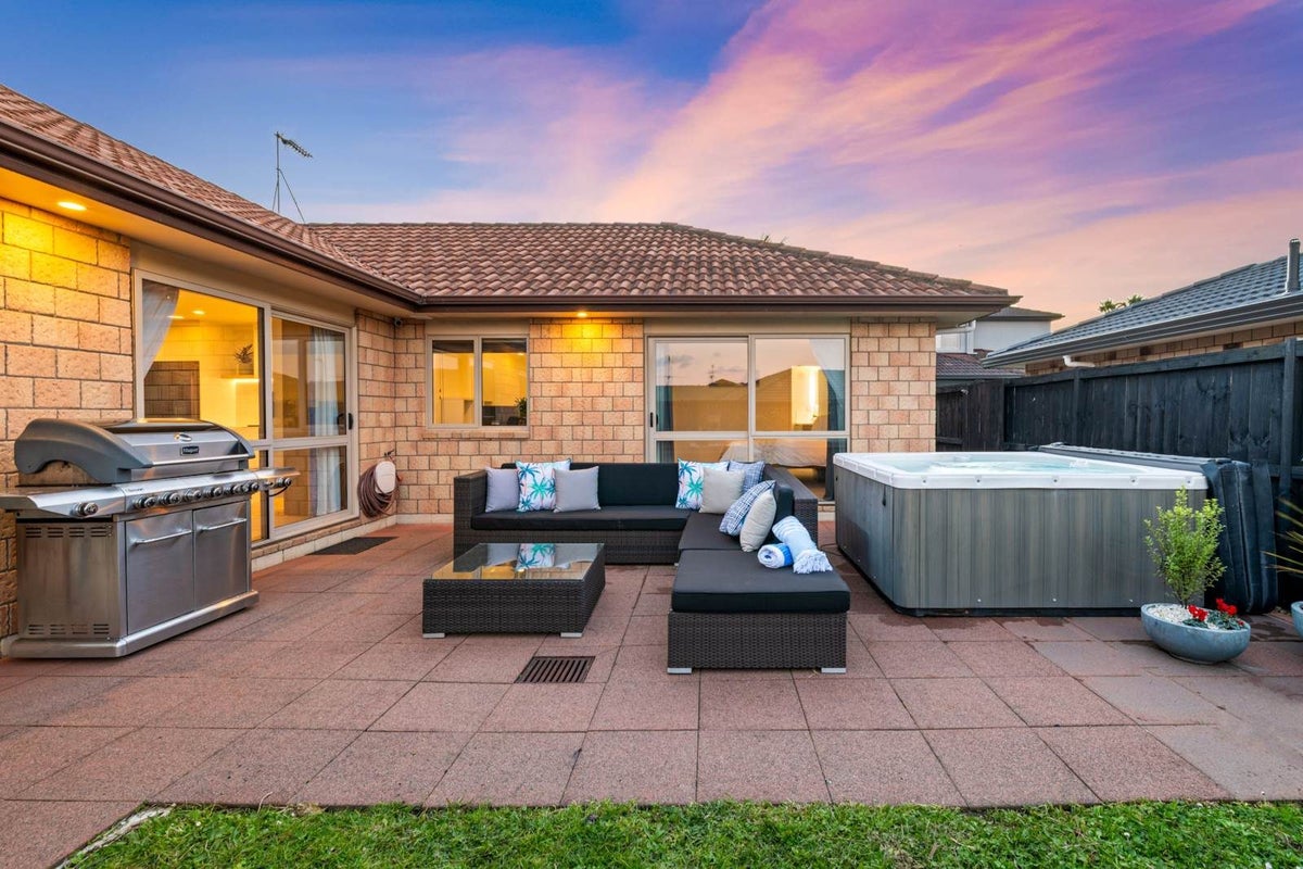 13 Monash Place, East Tamaki, Manukau City, Auckland - Carousel 1