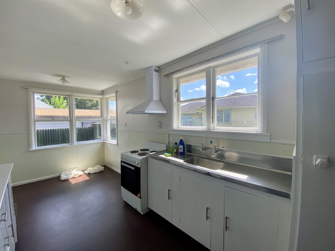 6A Kenney Crescent, Fairfield, Hamilton - Carousel 2