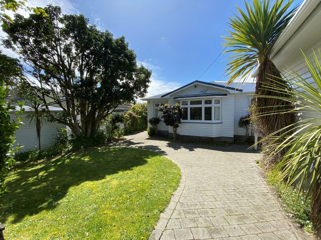 49 Ganges Road, Khandallah, Wellington - Carousel 1