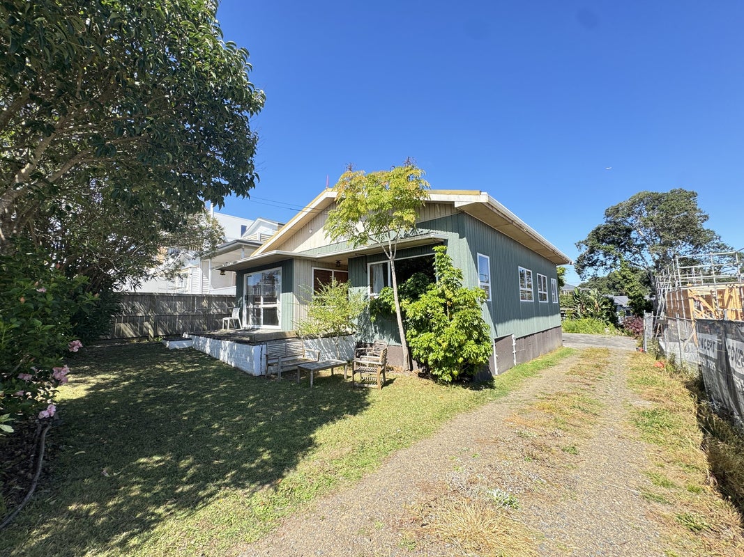 6 Weona Place, Westmere, Auckland - Carousel 1