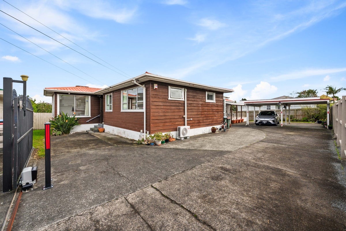 129 Canal Road, Avondale, Auckland - Carousel 1