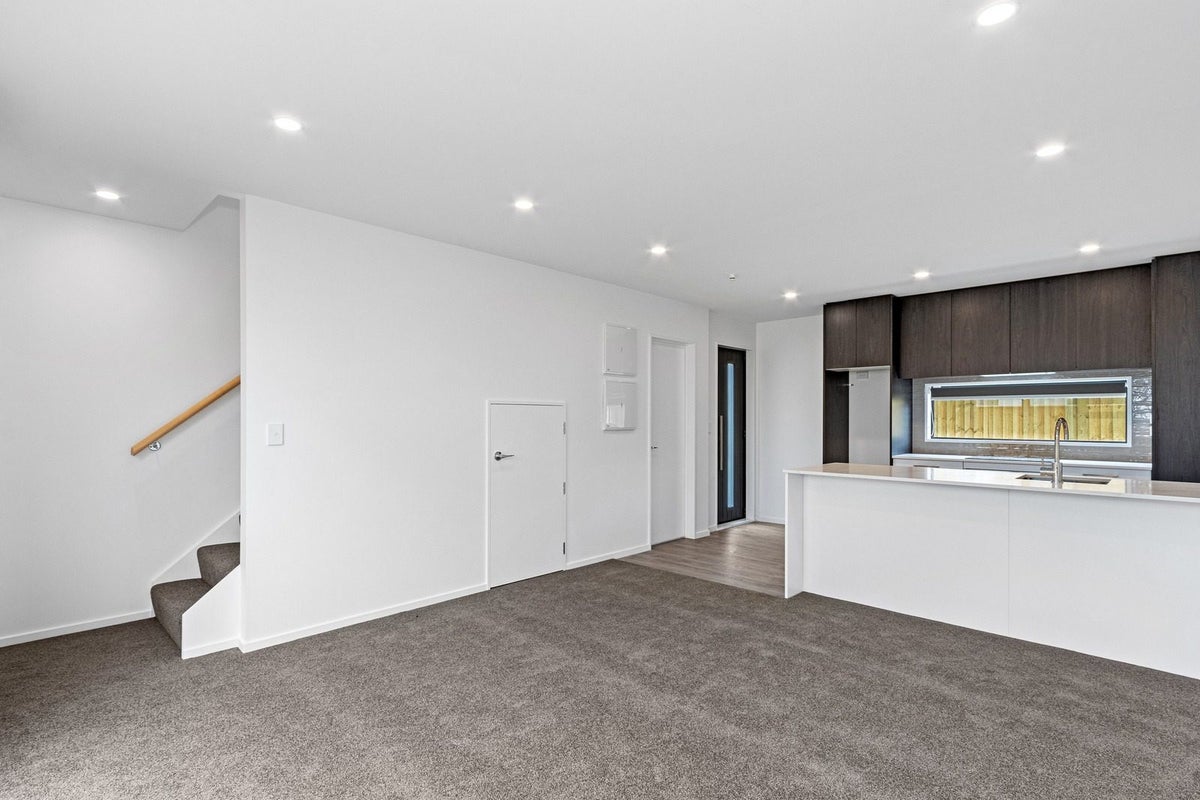 2/17 Frederick Street, Waltham, Christchurch - Carousel 2