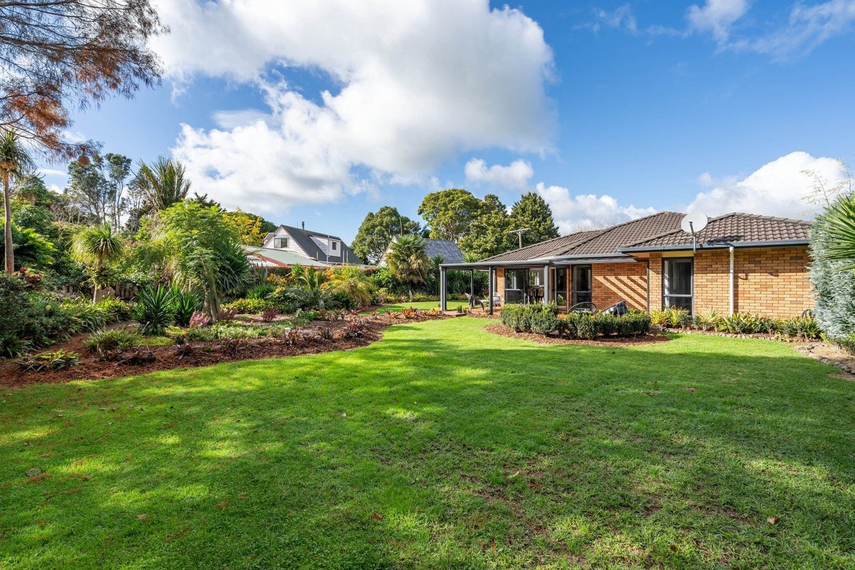 8 Maddendale Place, Whangarei - Carousel 2