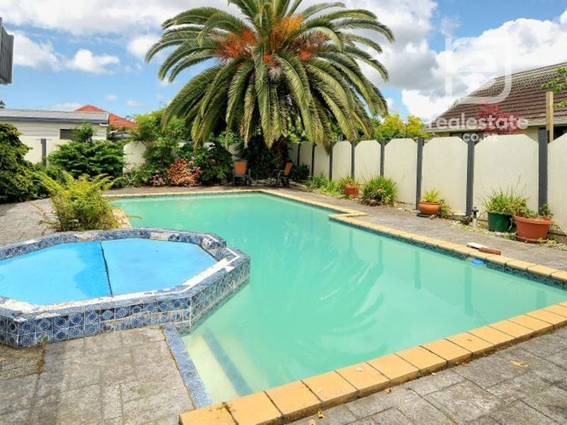 18 Walter Strevens Drive, Conifer Grove, Takanini - Carousel 21