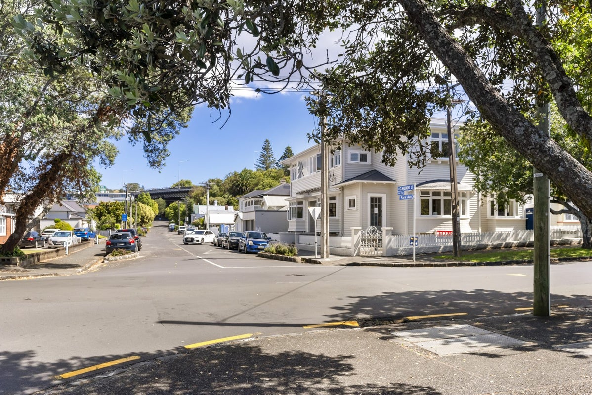 7 Park Avenue, Grafton, Auckland - Carousel 21