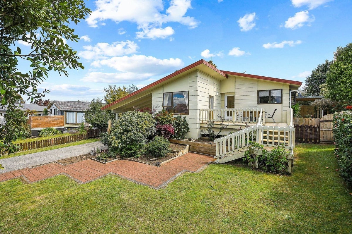 46 Kowhai Street, Hamilton Lake, Hamilton - Carousel 1