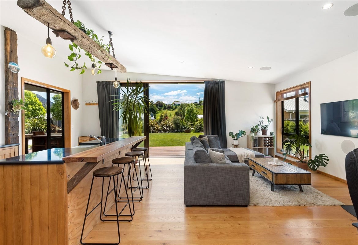 12 Hewson Crescent, Lake Hawea - Carousel 1