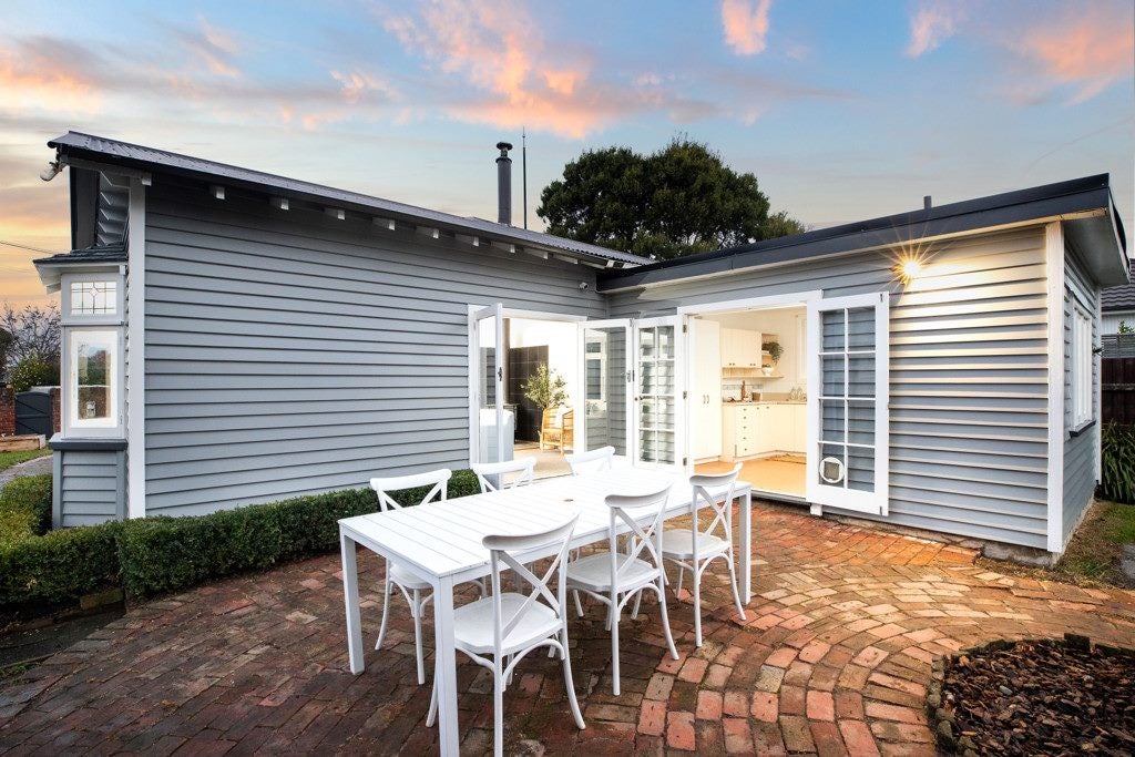 9 Avonhead Road, Avonhead, Christchurch - Carousel 2