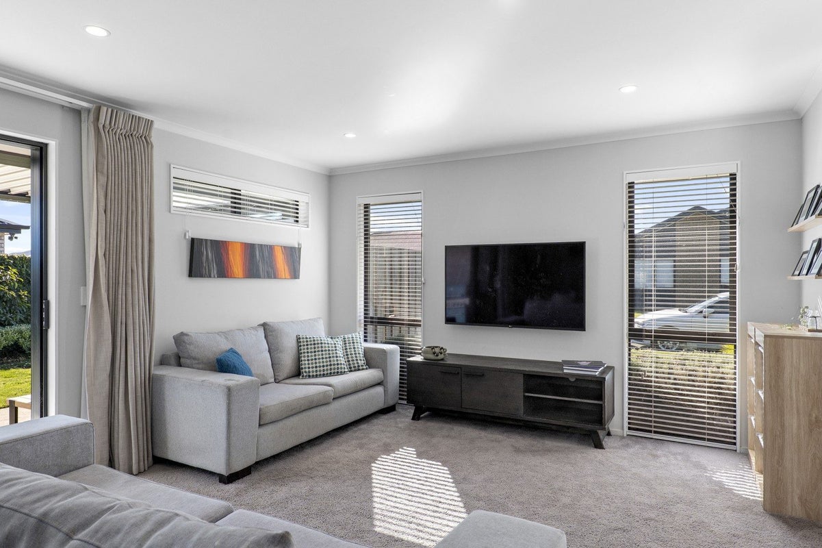 3 Snapdragon Lane, Wigram, Christchurch - Carousel 2