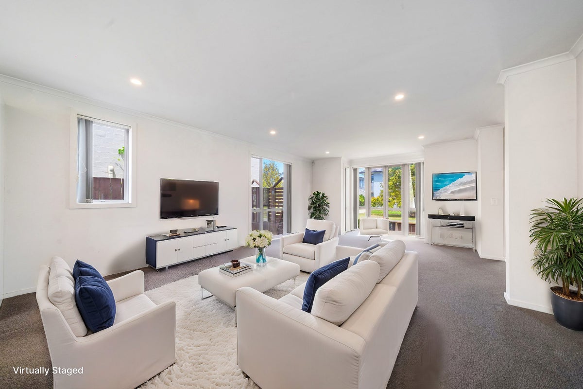 31 Hollowout Street, Takanini, Auckland - Carousel 2