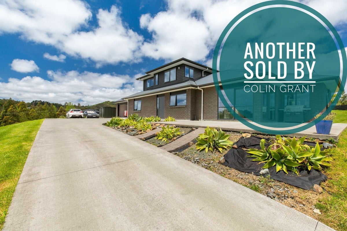 654 WEST COAST RD, Komokriki, Auckland - Carousel 1