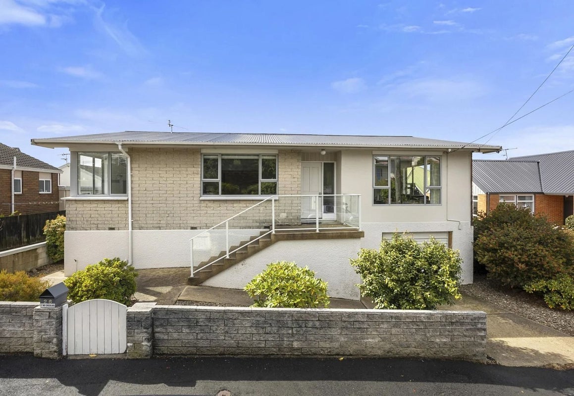26 Michie Street, Belleknowes, Dunedin - Carousel 1