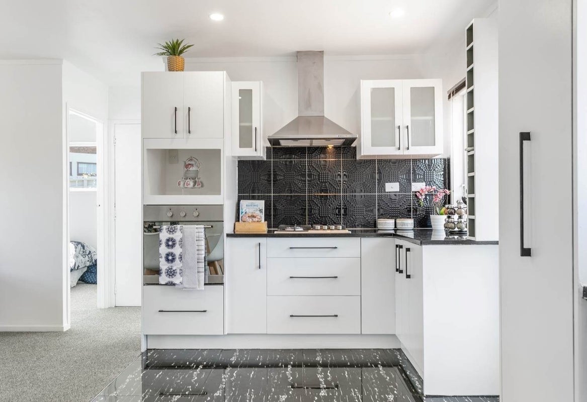 1/15 Florence Daly Place, Mount Roskill, Auckland - Carousel 2