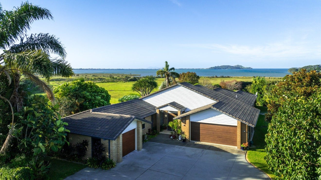 910 State Highway 2, Katikati - Carousel 2