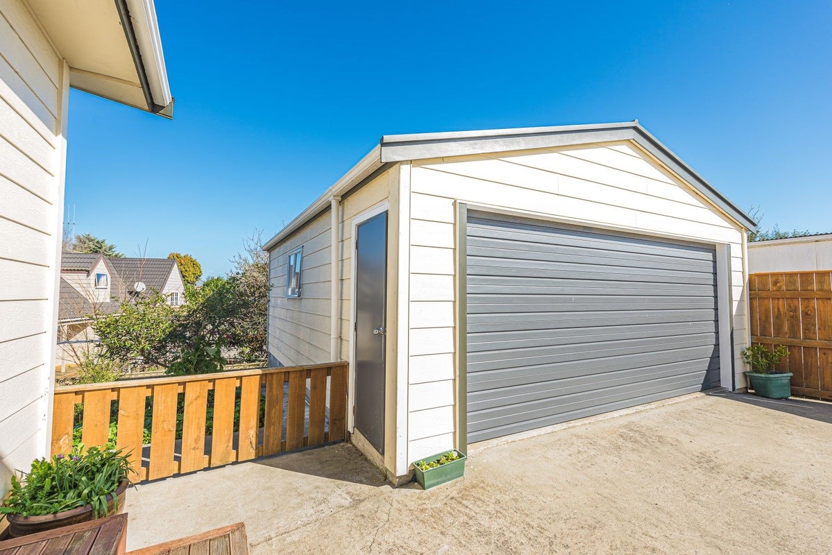 13 Fitzherbert Avenue, Springvale, Whanganui - Carousel 21
