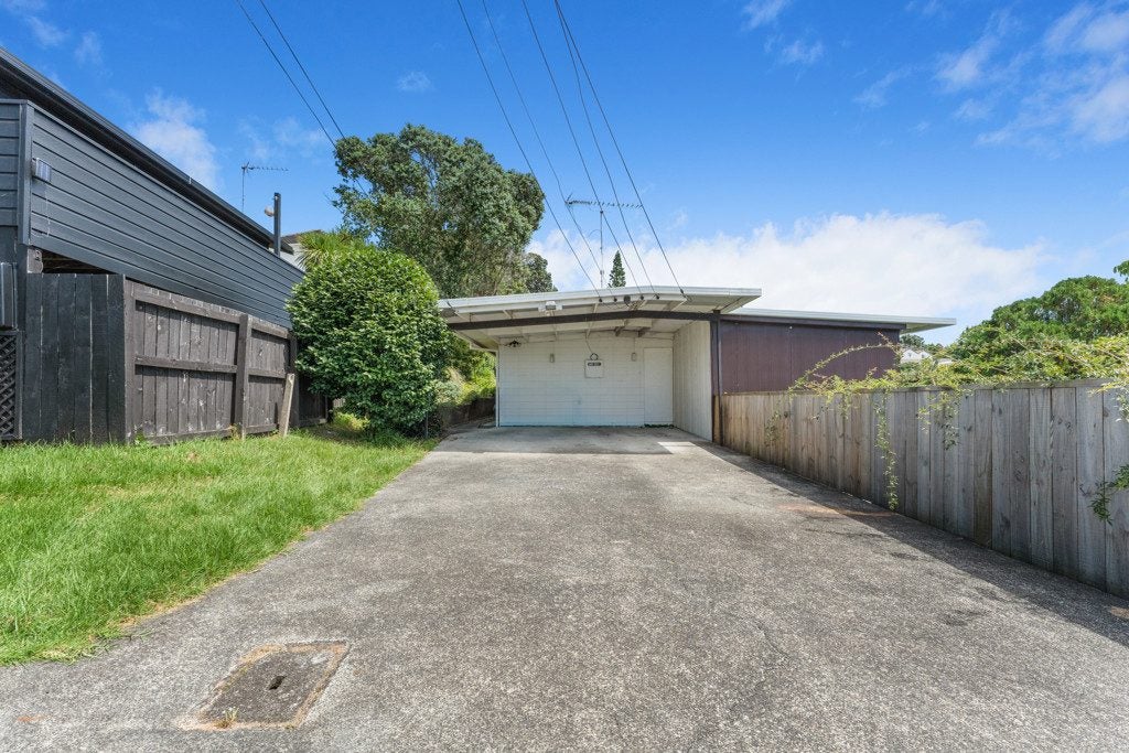 2/22 Woodside Avenue, Northcote, Auckland - Carousel 18