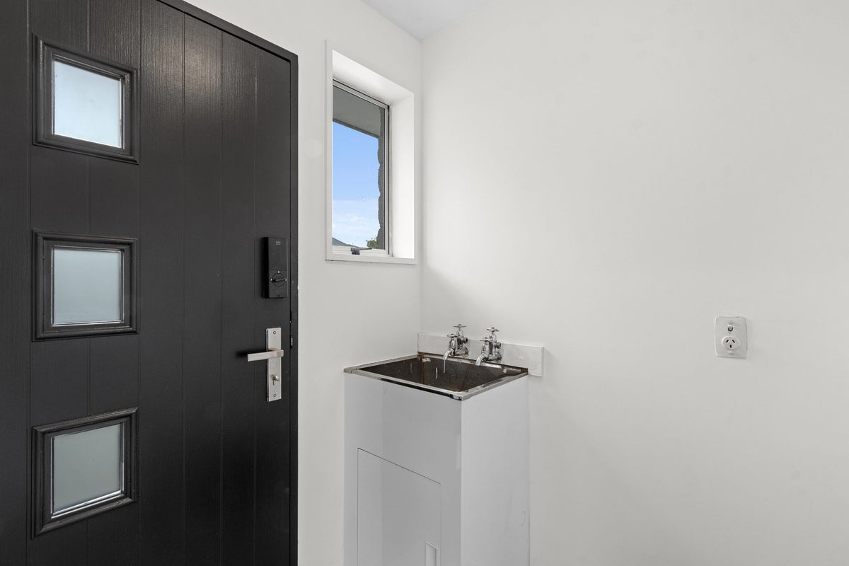 3/34 Vienna Street, Waltham, Christchurch - Carousel 12