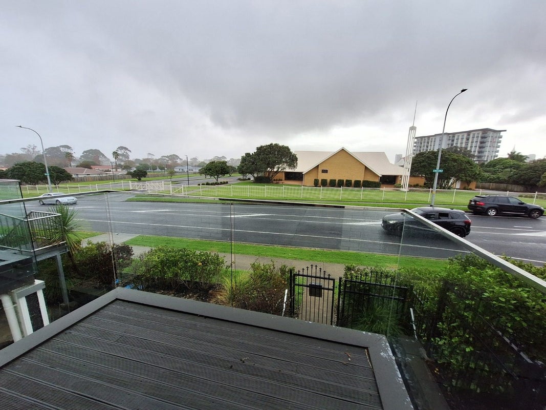 1/8 Kerrs Road, Wiri, Auckland - Carousel 9