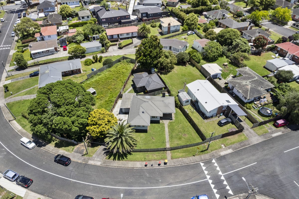 5 Kirton Crescent, Manurewa, Auckland - Carousel 1