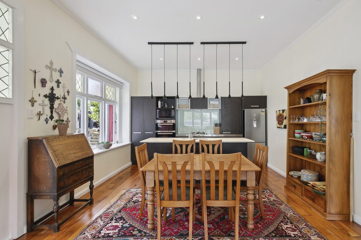 25 Hohiria Road, Hataitai, Wellington - Carousel 1