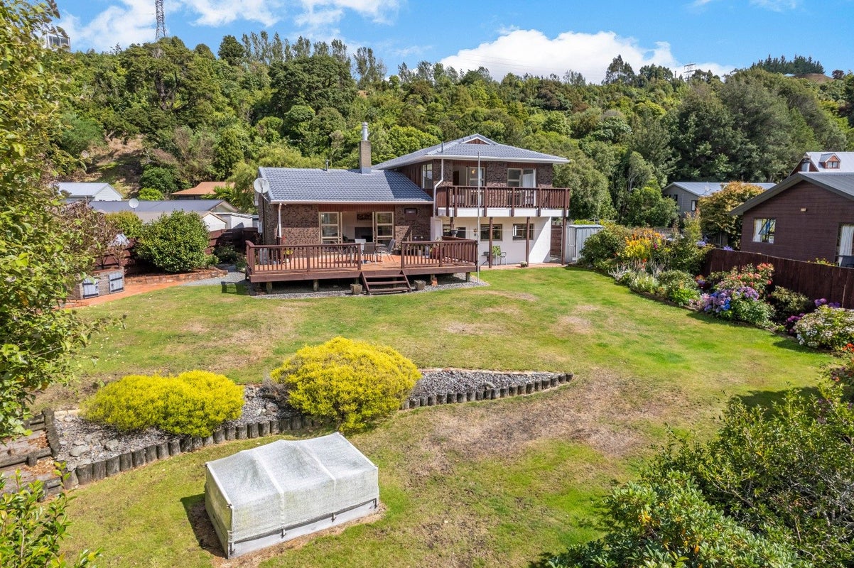 31 Amber Grove, Birchville, Upper Hutt - Carousel 1