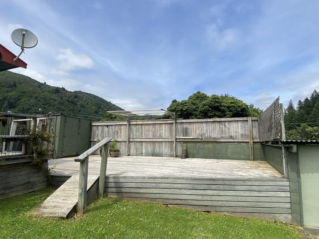 56 Hampden Street, Picton - Carousel 18