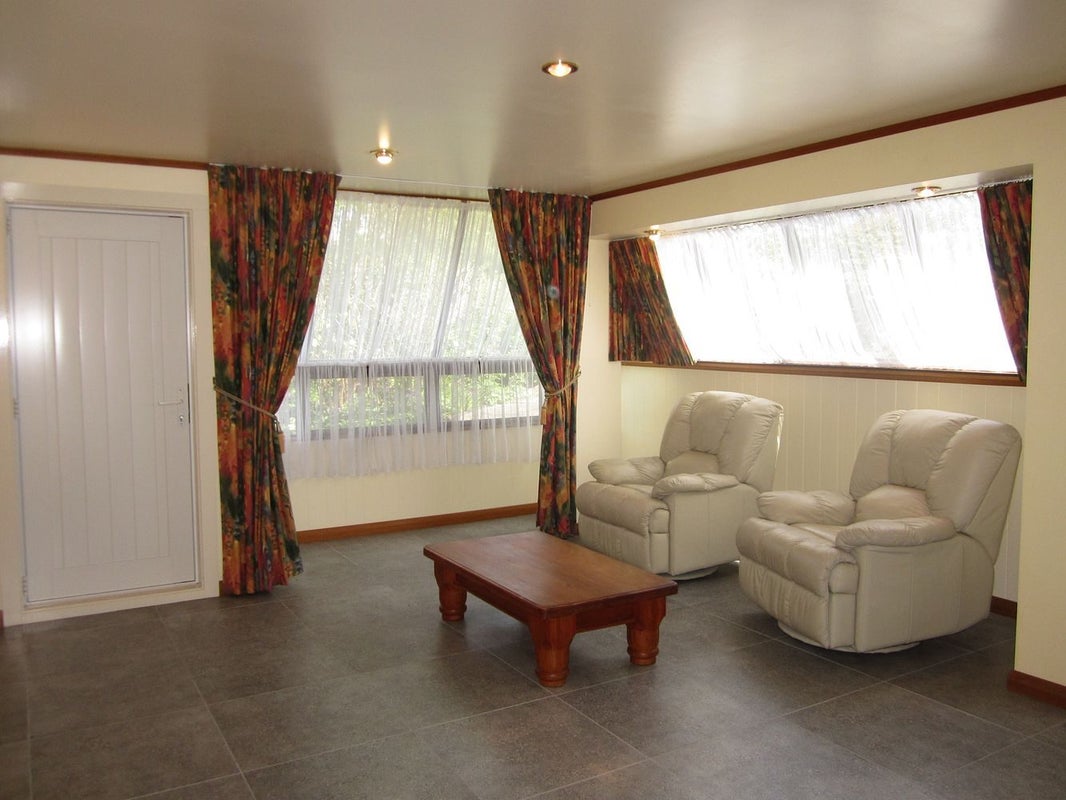 18 Marlowe Drive, Leamington, Cambridge - Carousel 1