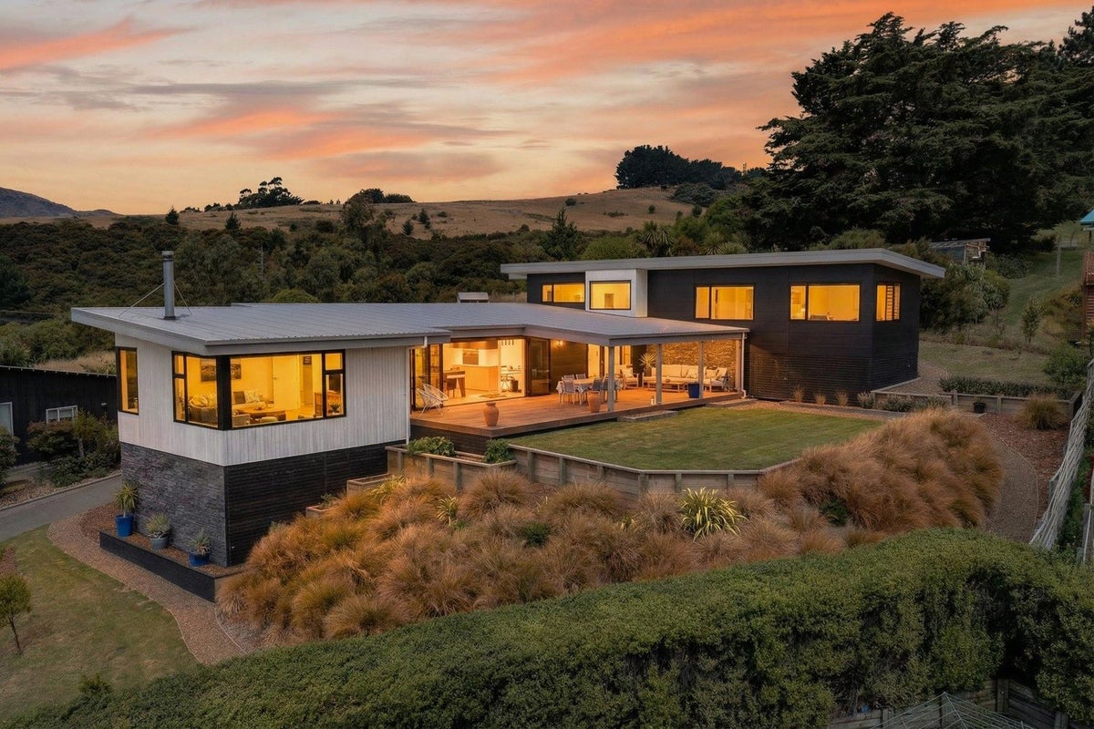 106 Bayview Road, Charteris Bay, Lyttelton - Carousel 2
