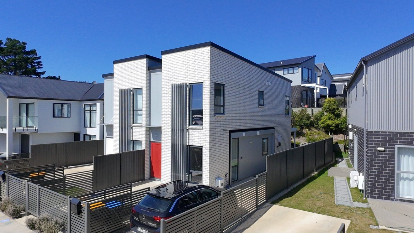 11 Koreke Close, Kenepuru, Porirua - Carousel 2