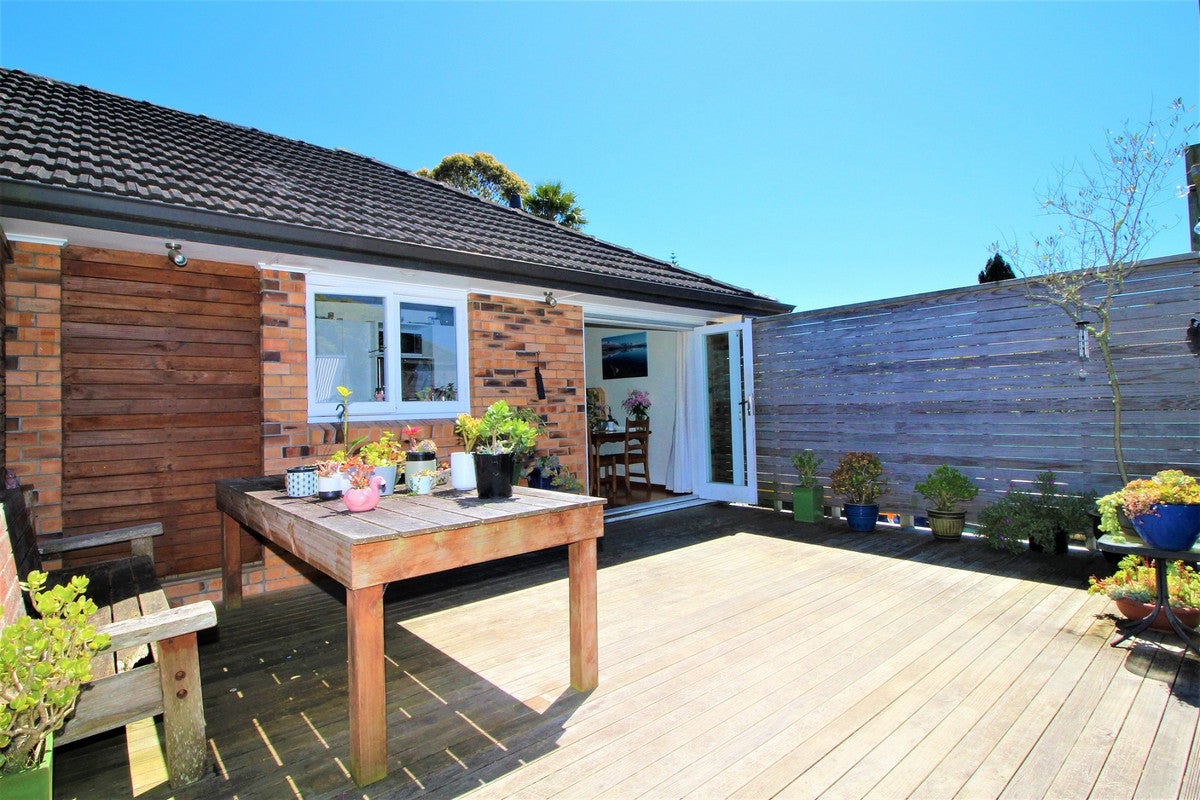 51 Hilling Street, Titirangi, Auckland - Carousel 2