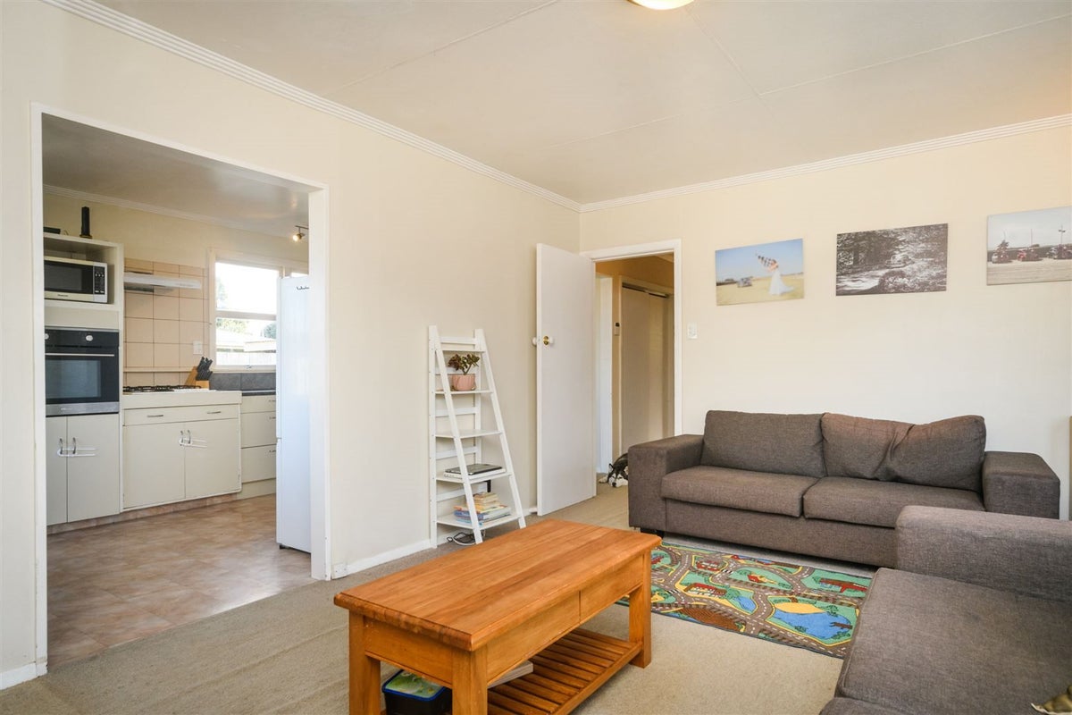 16 Clarke Avenue, Highbury, Palmerston North - Carousel 33