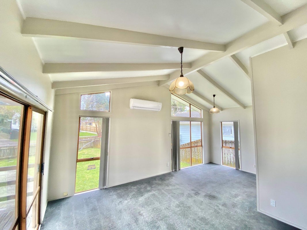17 Balloch Street, Randwick Park, Auckland - Carousel 2