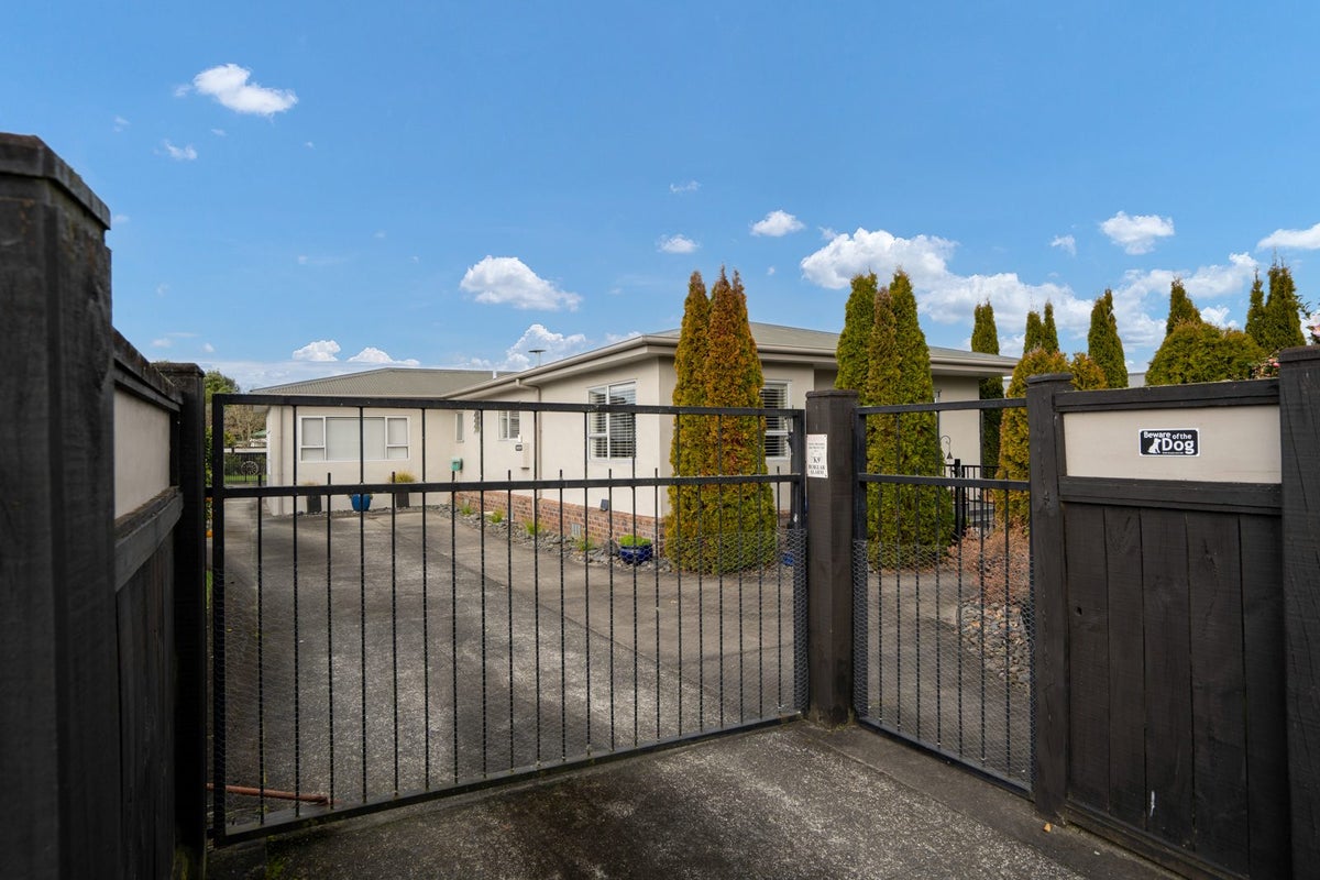 24 Burns Street, Leamington, Cambridge - Carousel 25