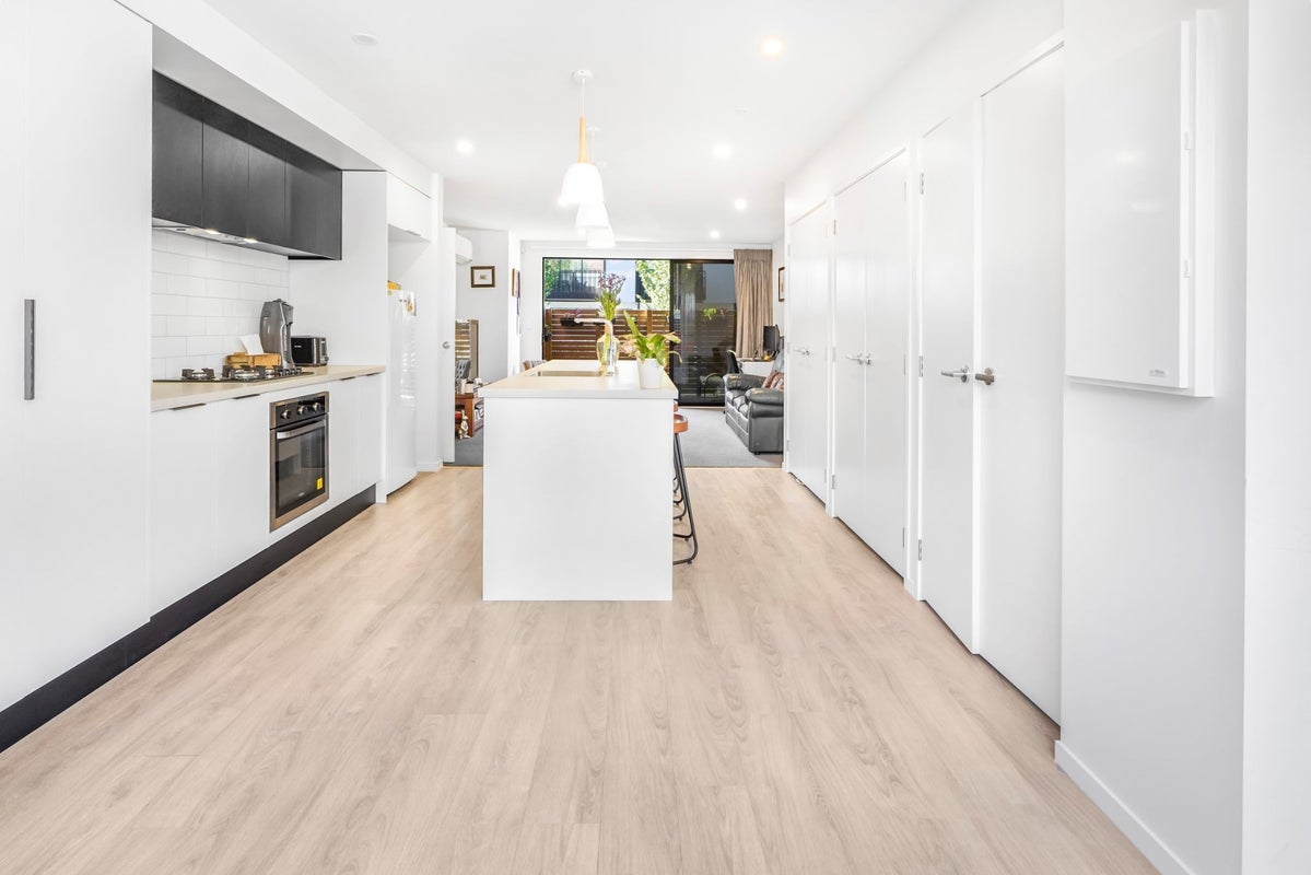 11/182 London Street, Hamilton Central, Hamilton - Carousel 22