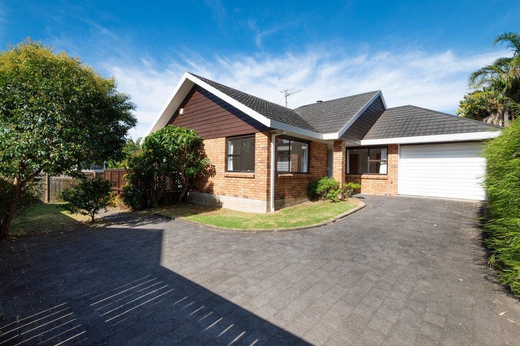 2/5 Alma Road, Milford, Auckland - Carousel 1