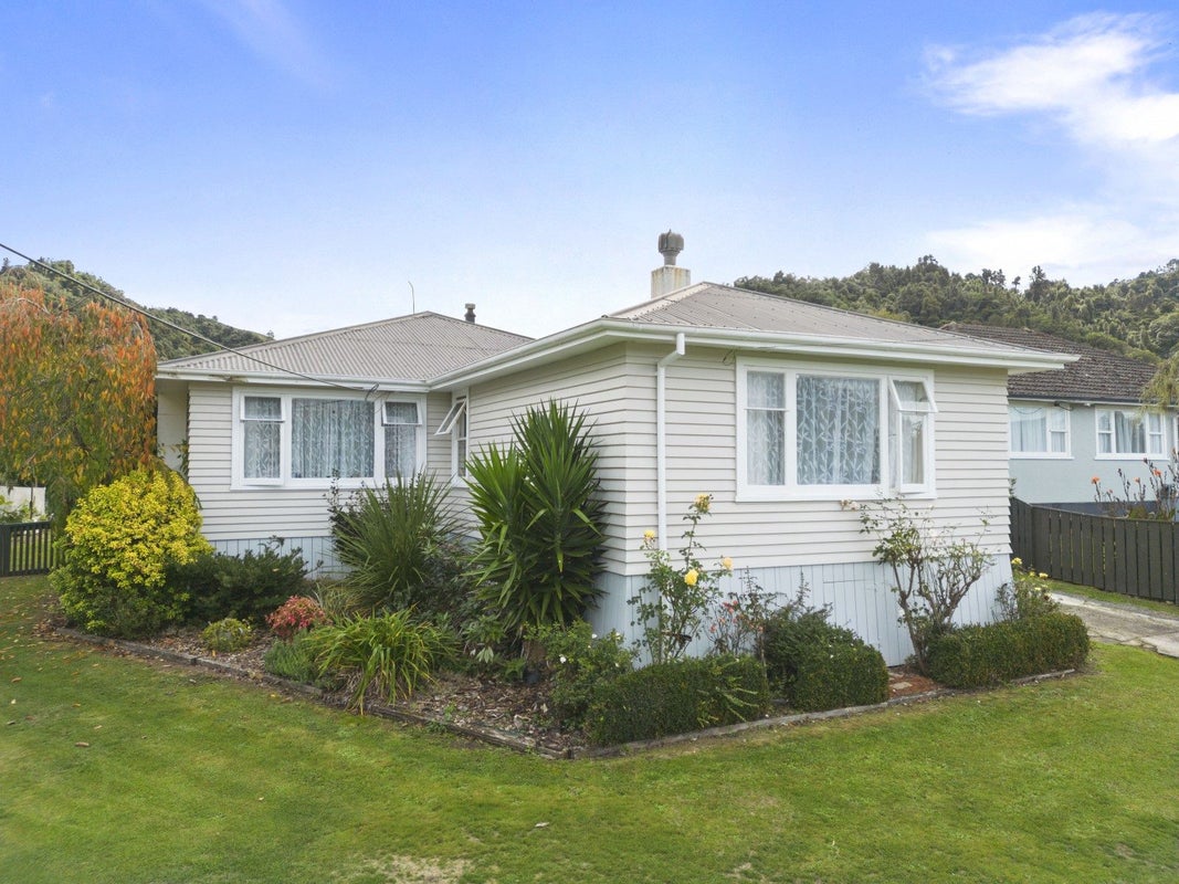 12 Koraenui Street, Mangaweka - Carousel 1