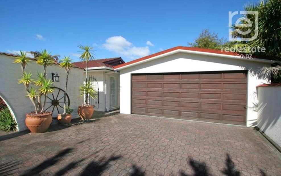 11 Glenmore Road, Sunnyhills, Auckland - Carousel 2