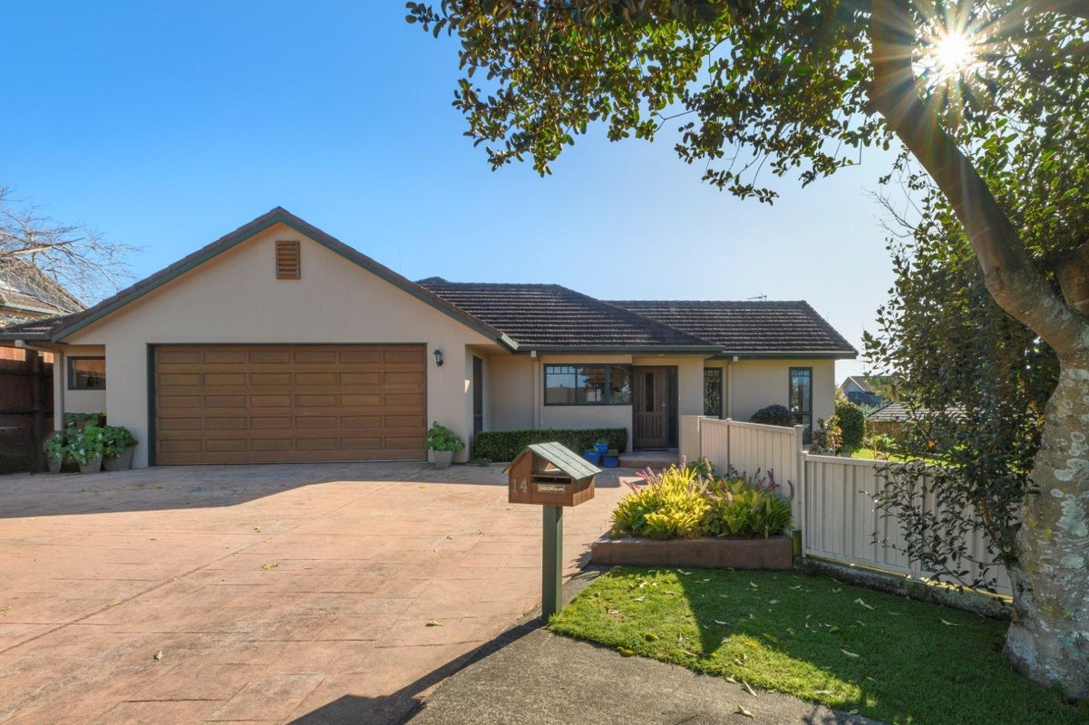 14 Braeburn Place, Bethlehem, Tauranga - Carousel 1