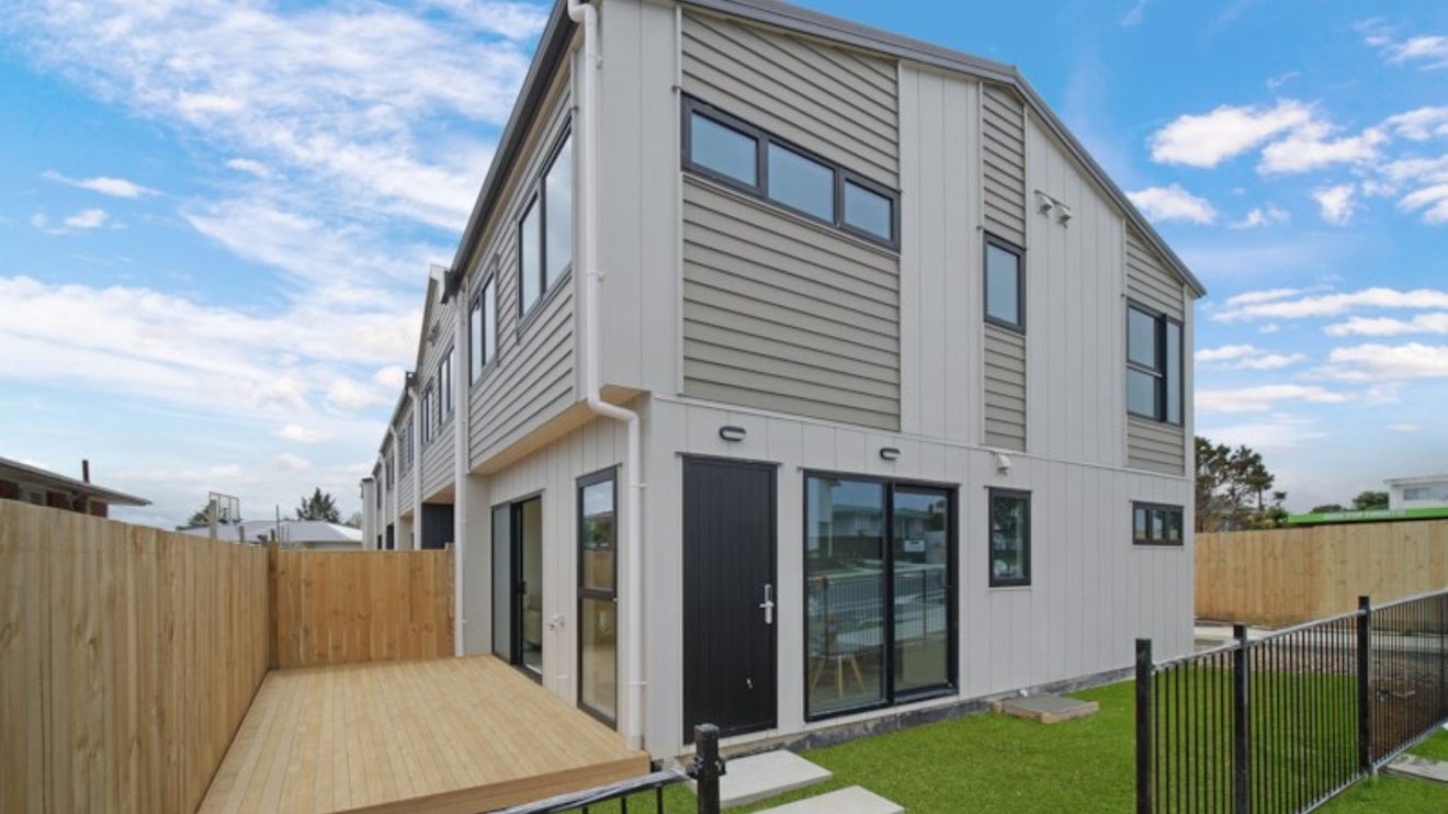 40D Friesian Drive, Mangere, Auckland - Carousel 1