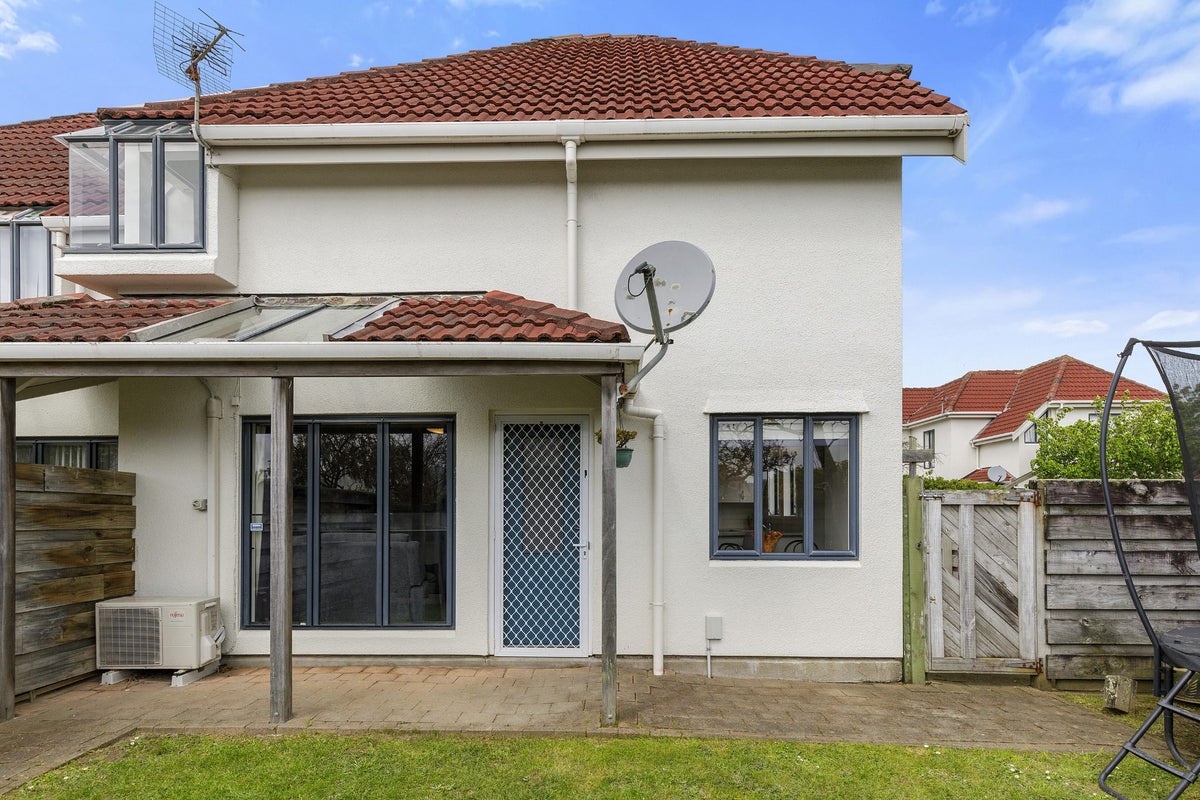 1/72 Waiwhetu Road, Waiwhetu, Lower Hutt - Carousel 12