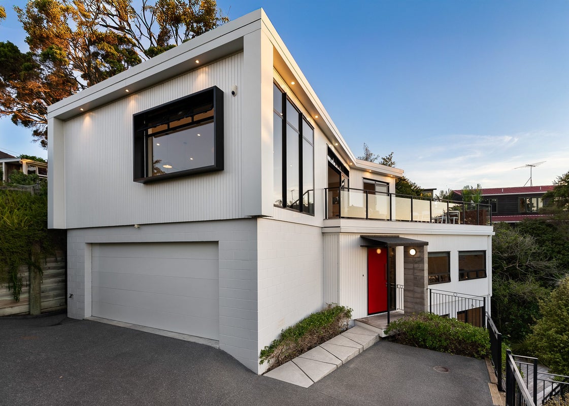27 Seaside Avenue, Waterview, Auckland - Carousel 1