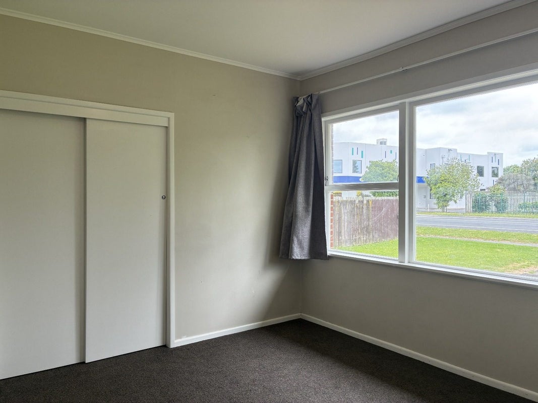 2/468 Swanson Road, Ranui, Auckland - Carousel 12