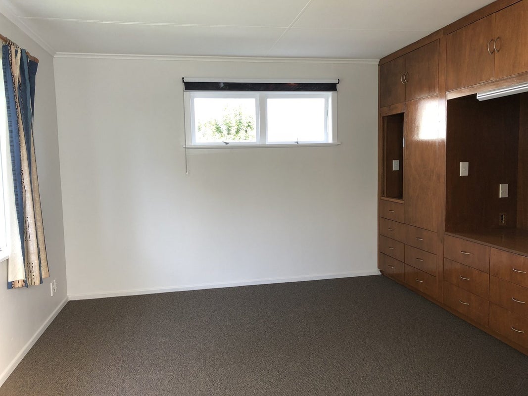 2 Kervil Avenue, Te Atatu Peninsula, Auckland - Carousel 2