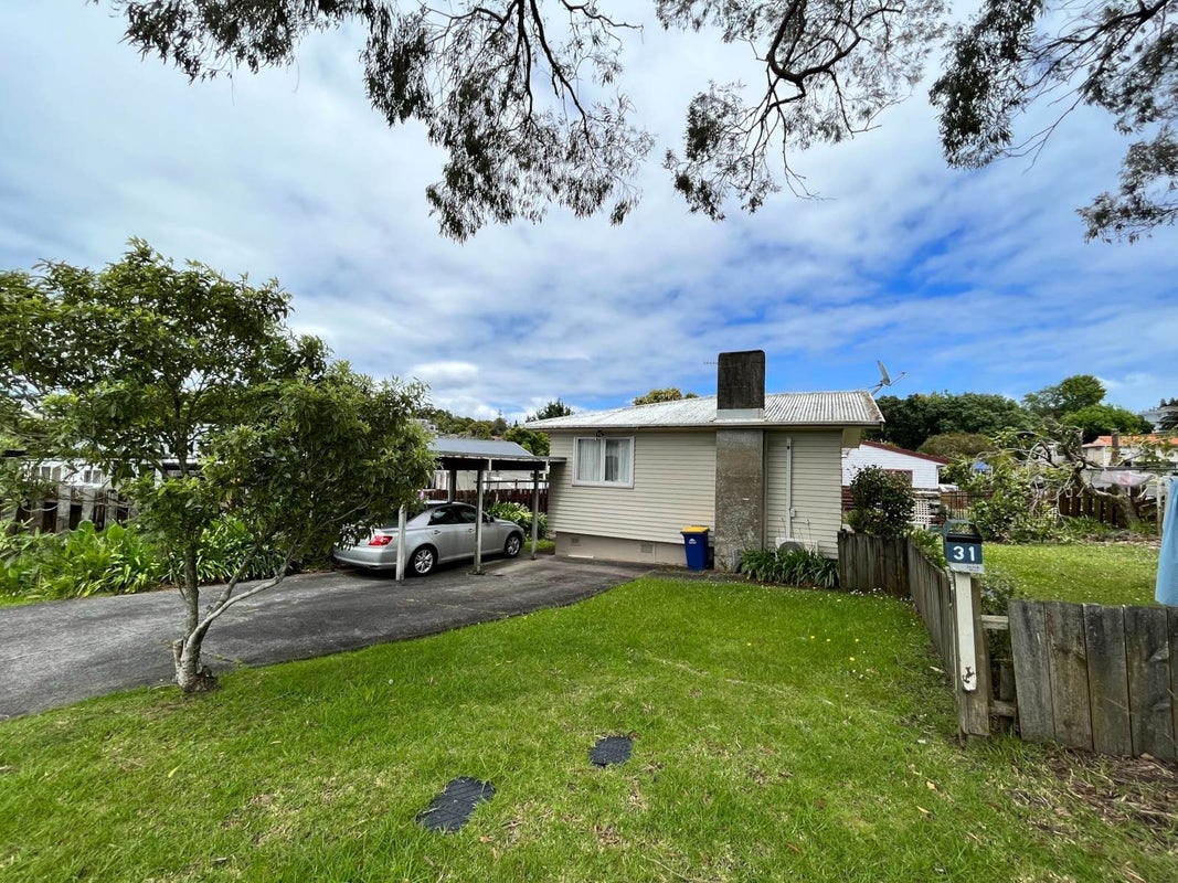 31 Cheval Drive, Totara Vale, Auckland - Carousel 1