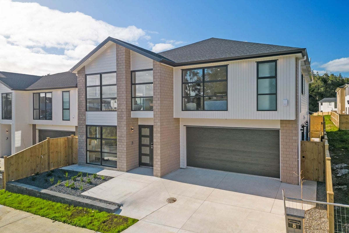 8 Koromeke Street, Flat Bush, Auckland - Carousel 1
