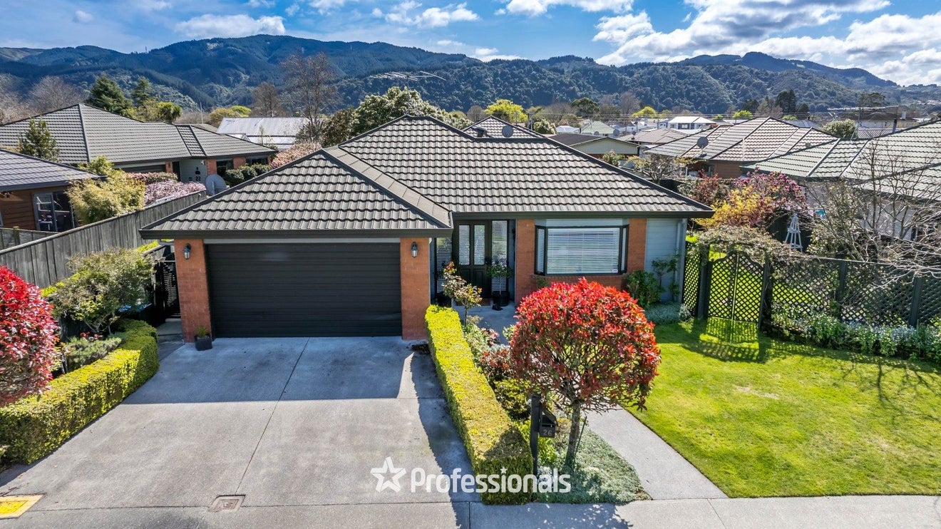 26 Talbot Grove, Trentham, Upper Hutt - Carousel 1