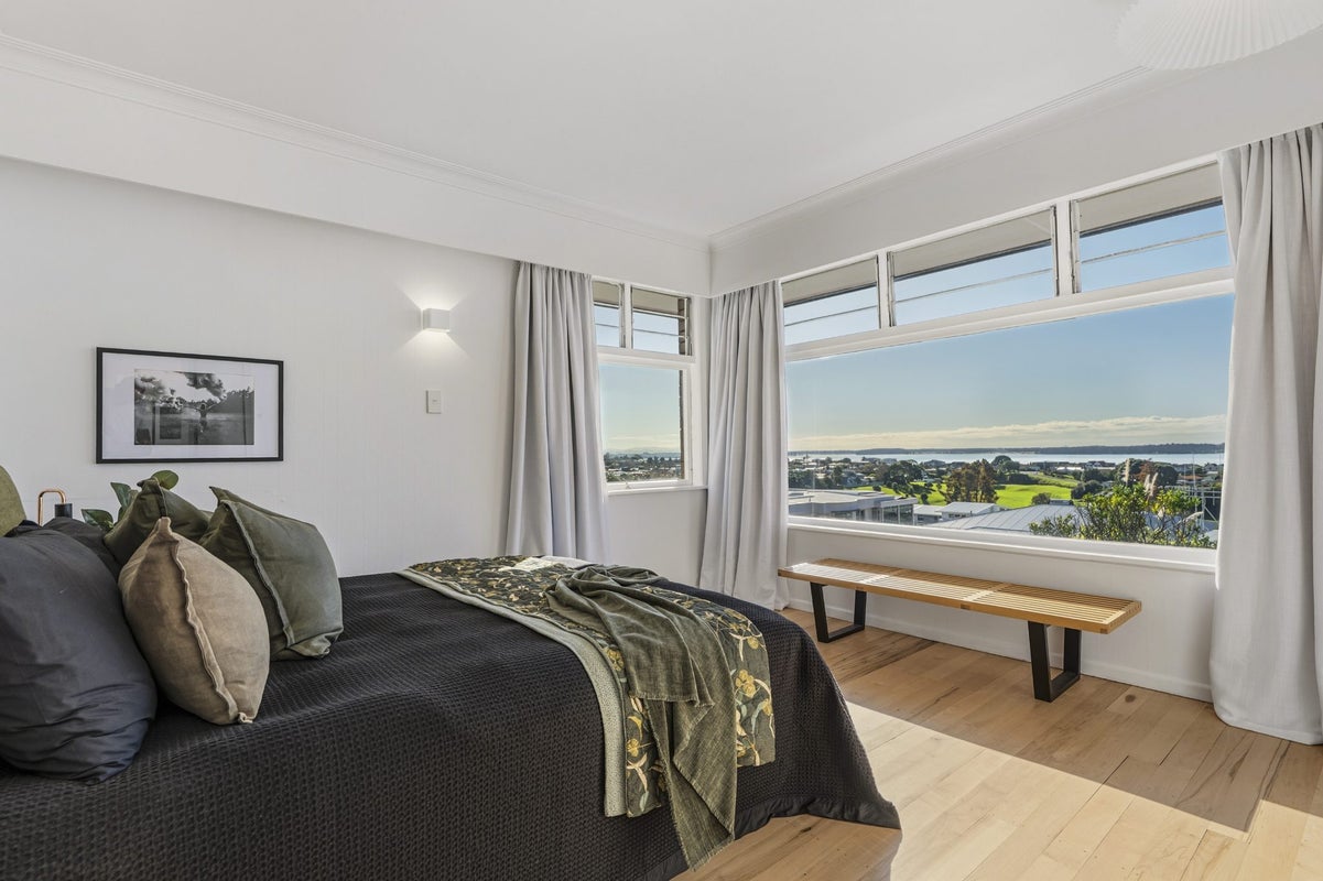 10 Pillans Road, Otumoetai, Tauranga - Carousel 2