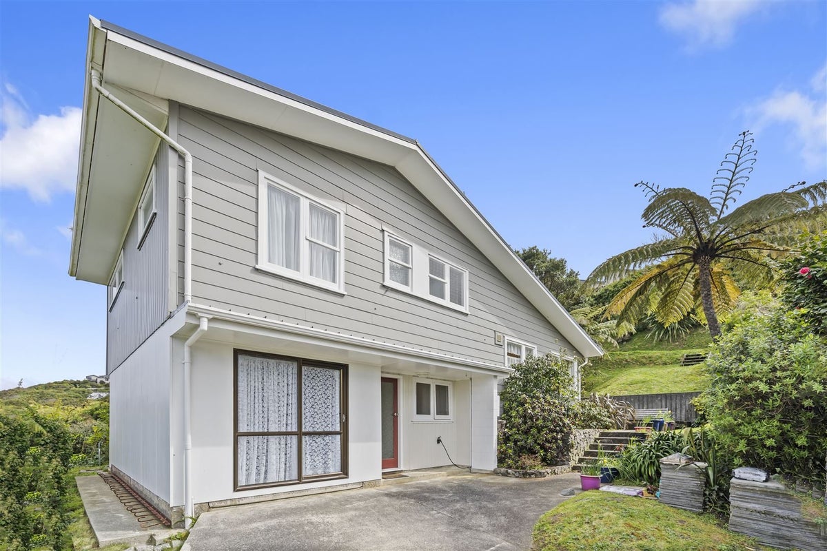 19 Camellia Terrace, Maungaraki, Lower Hutt - Carousel 1