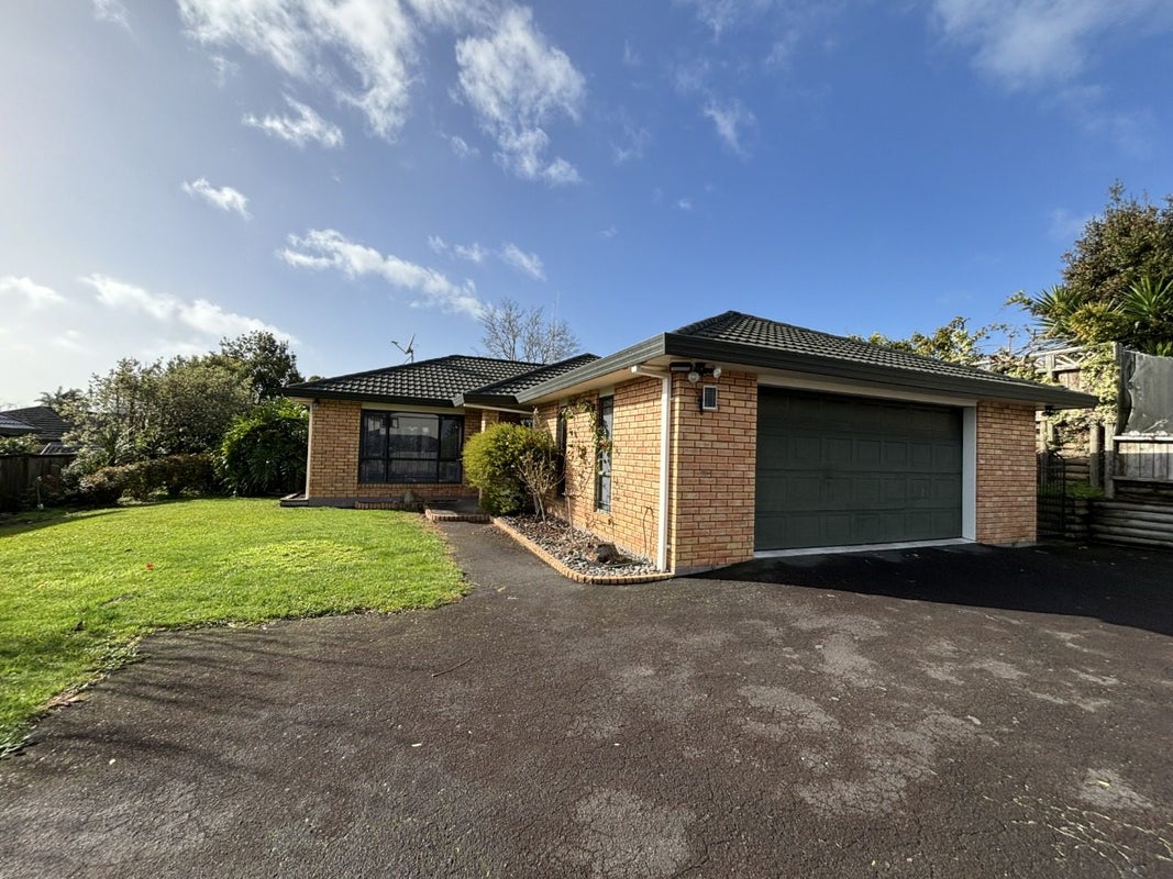 18 Caversham Drive, Rototuna, Hamilton - Carousel 1
